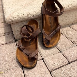 Birkenstock sandals. Size 9. Brown color